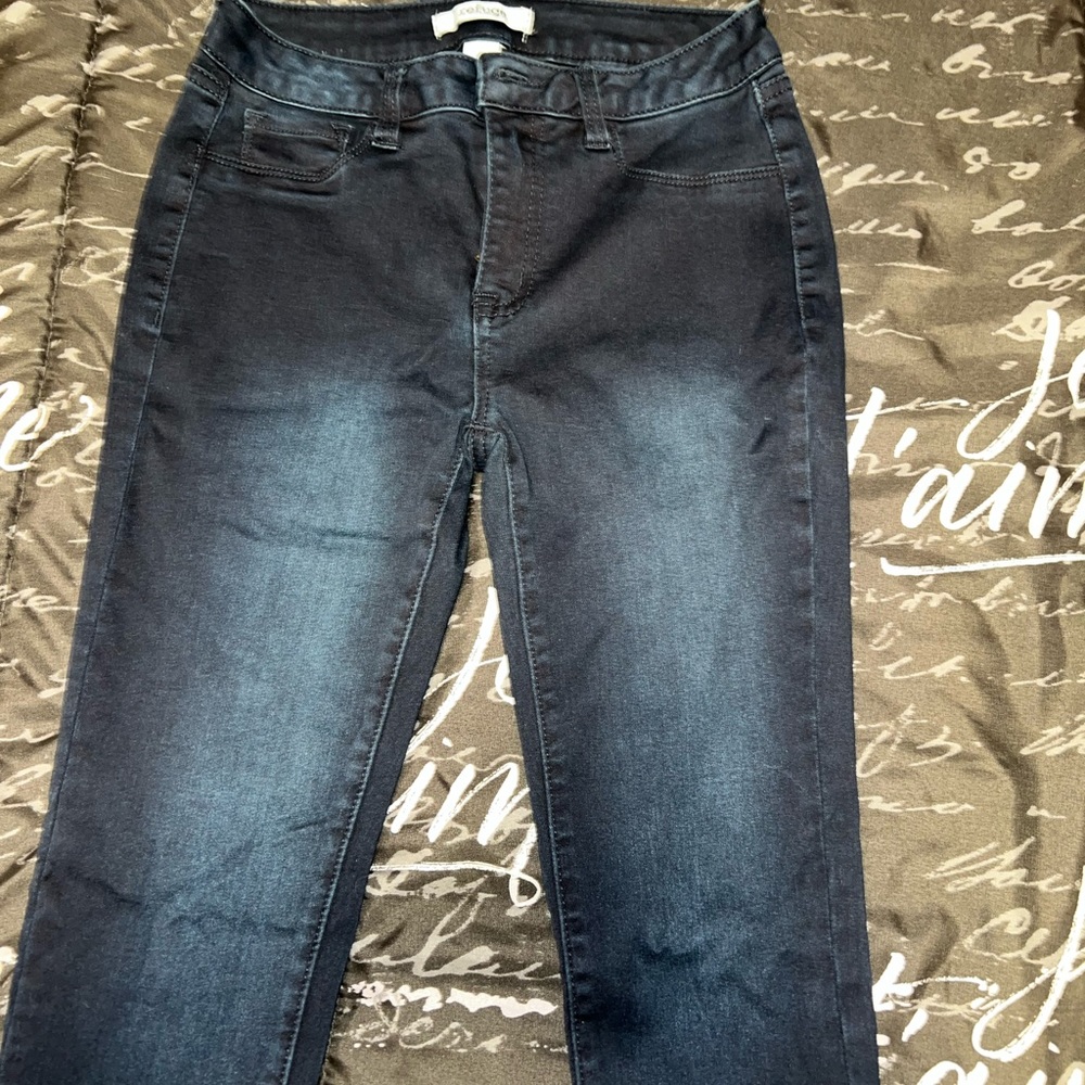Refuge Dark Blue jeans size 4 women’s. Good condition!